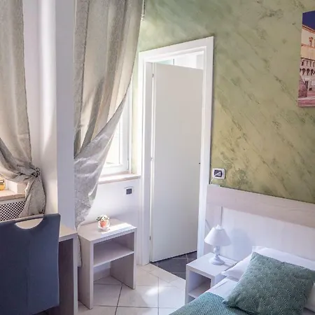 Albachiara Πανσιόν 3*